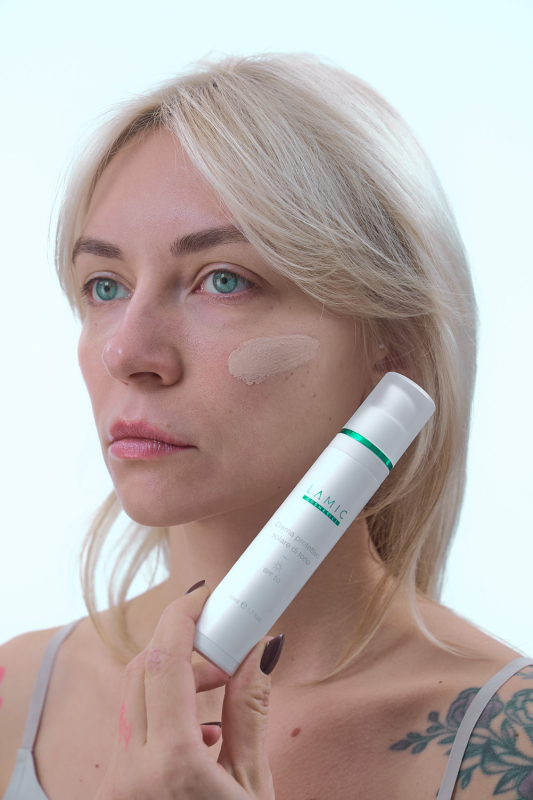 Тональний крем з SPF 50 для захисту та вирівнювання кольору шкіри від Lamic «Crema protettivo solare di tono SPF 50» 