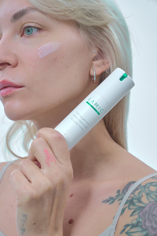 Крем-гель зі стовбуровими клітинами червоних водоростей від Lamic «Crema-gel con cellule staminali di alghe rosse» для зволоження та живлення шкіри